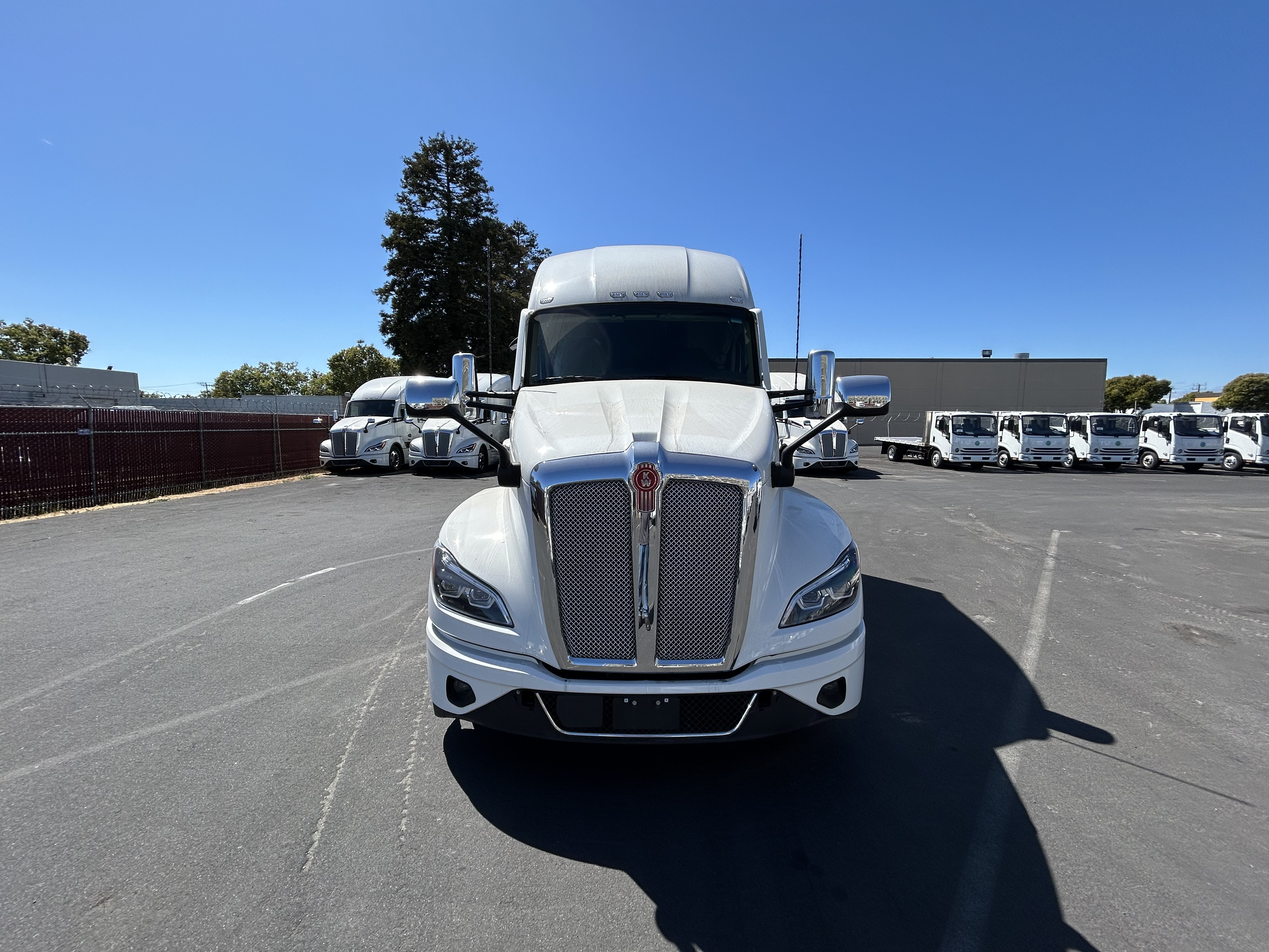 2025 Kenworth T680