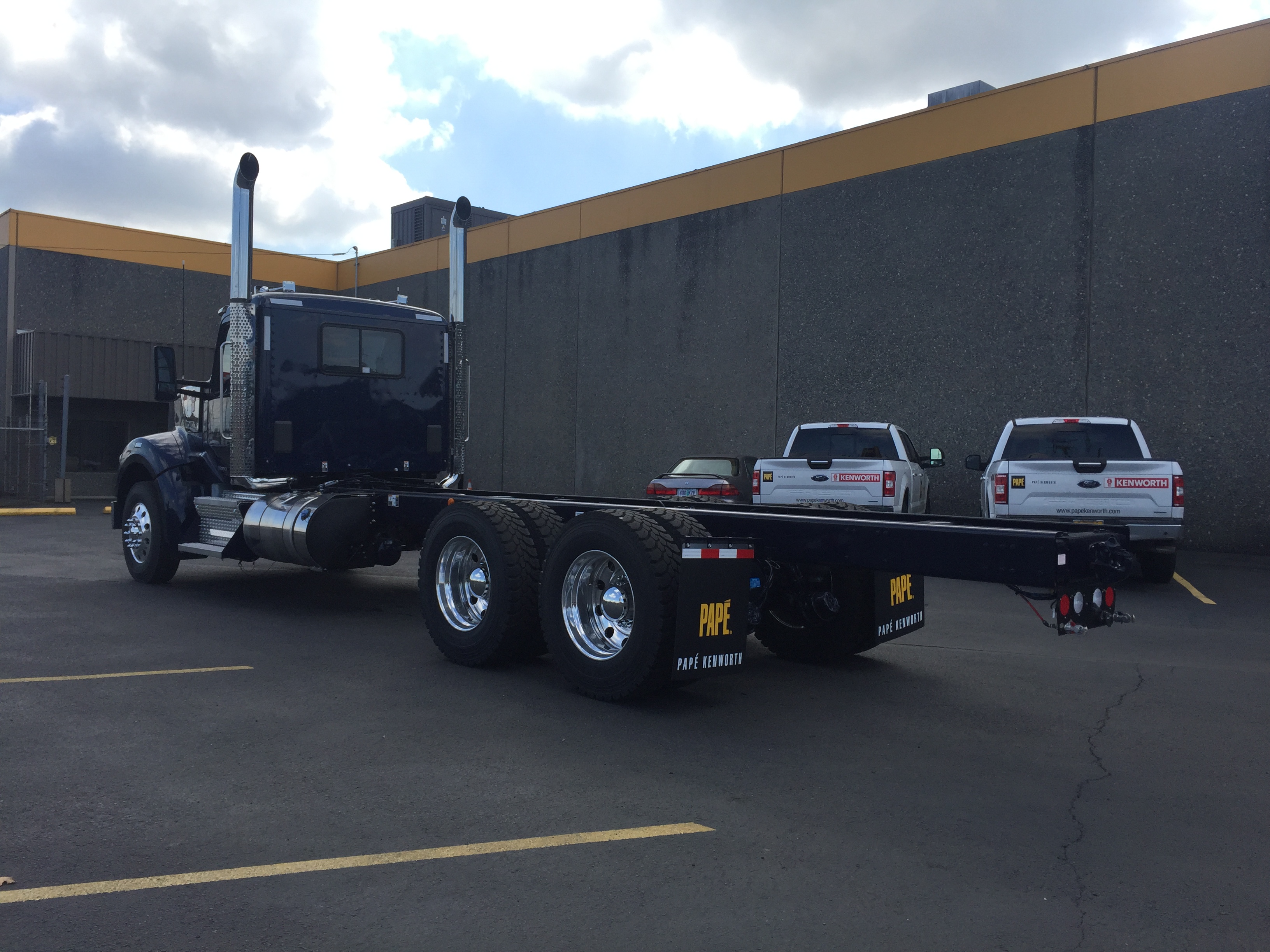 2020 Kenworth W990
