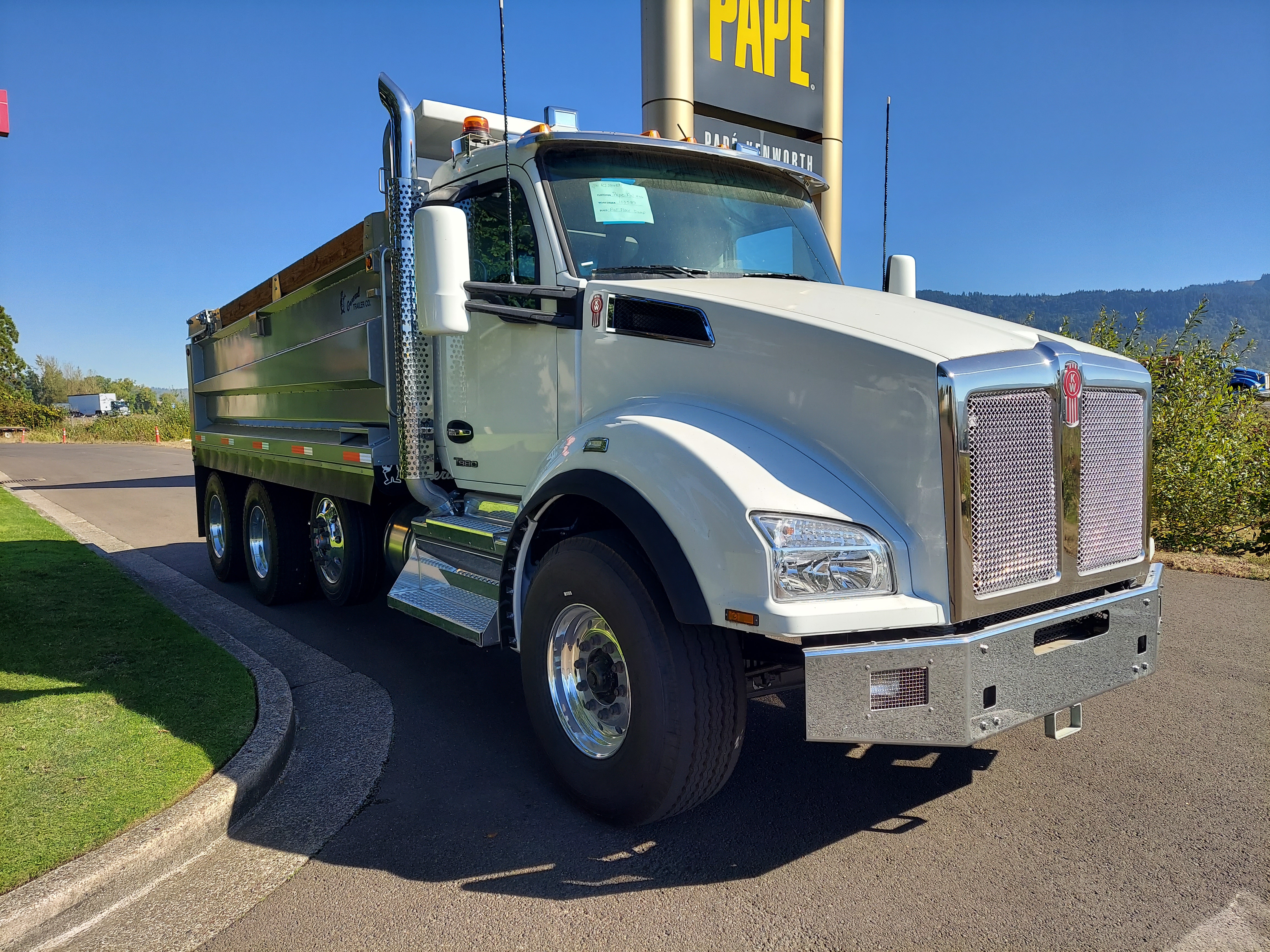 2024 Kenworth T880