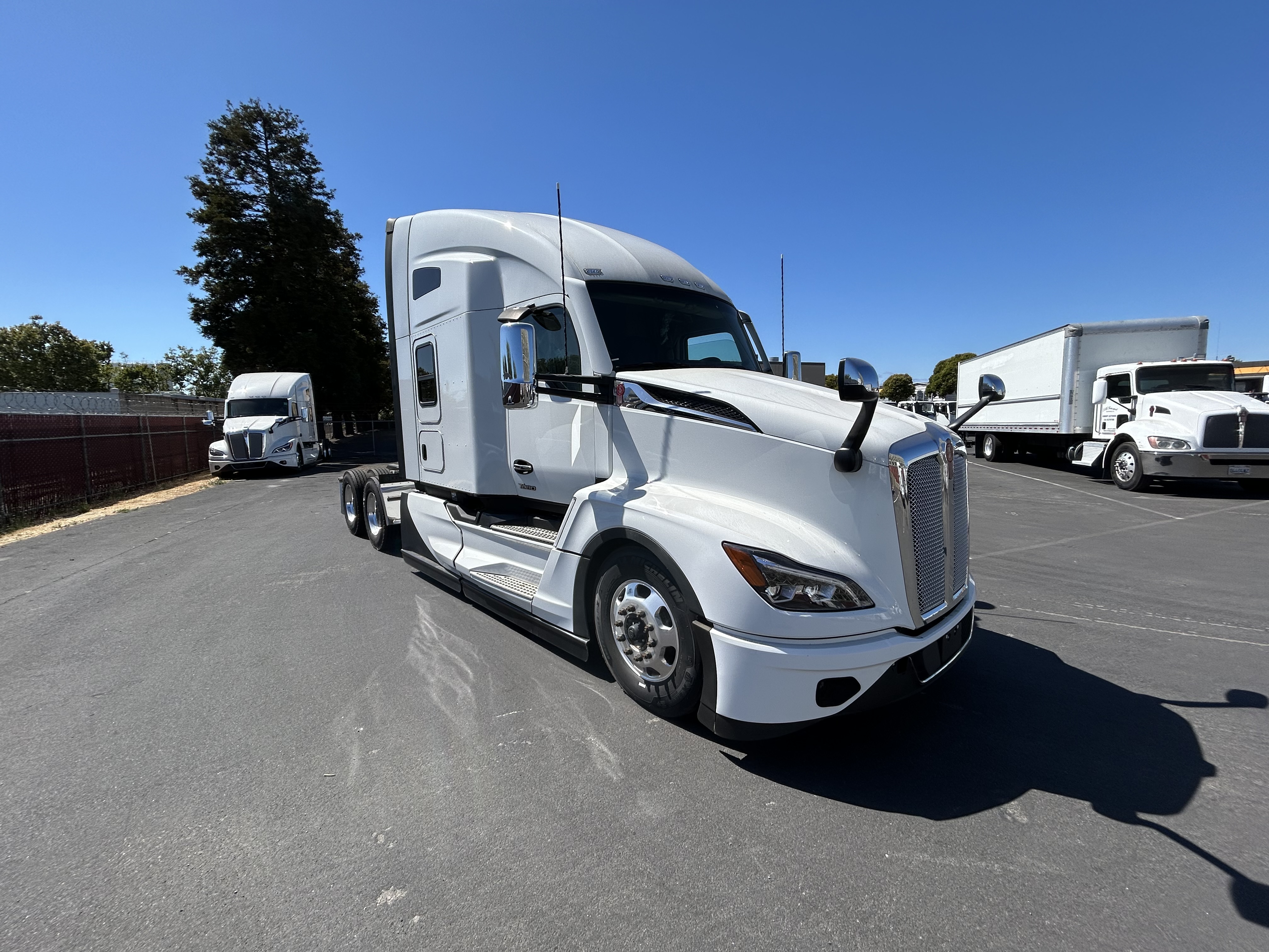 2025 Kenworth T680