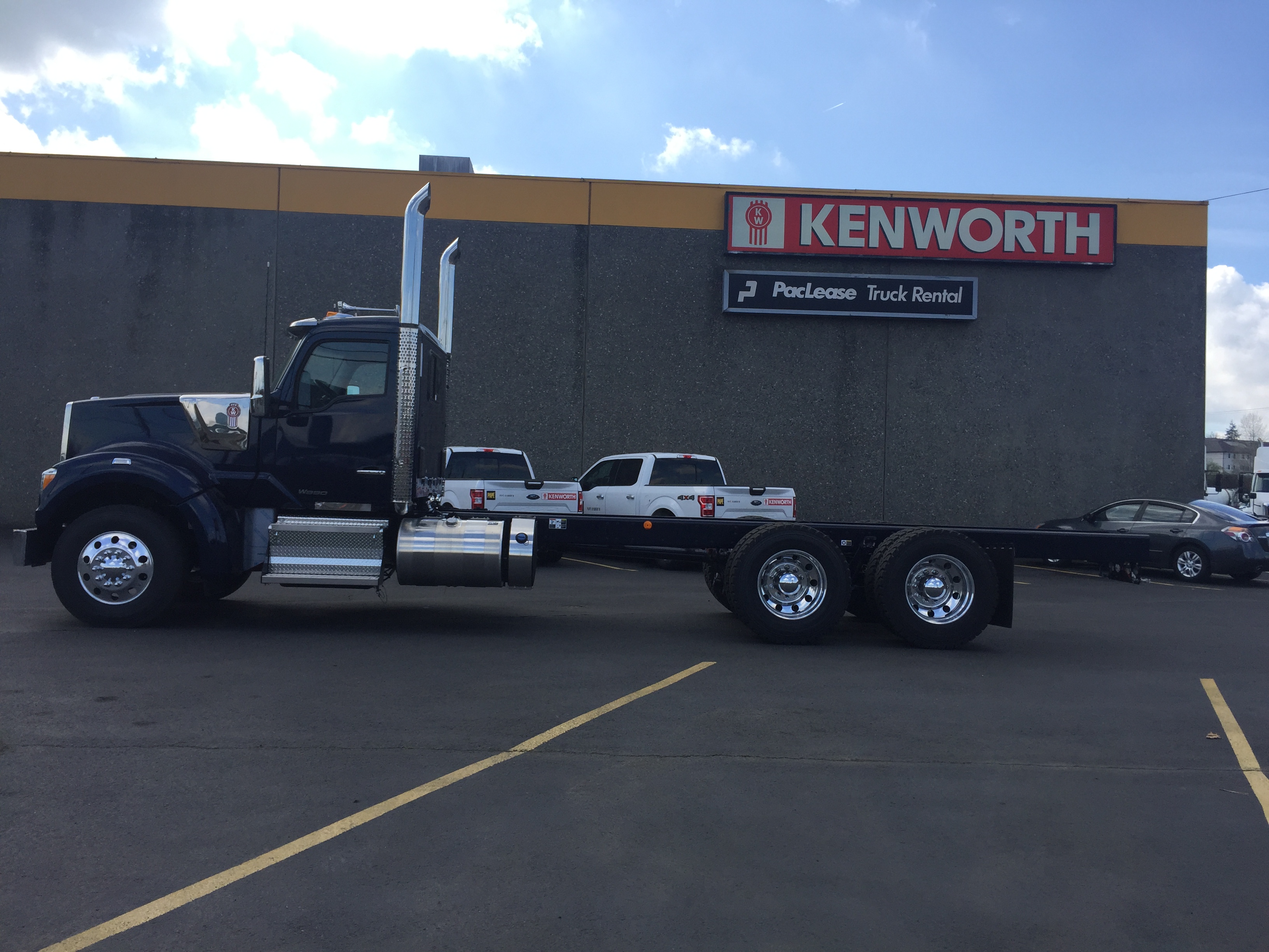 2020 Kenworth W990