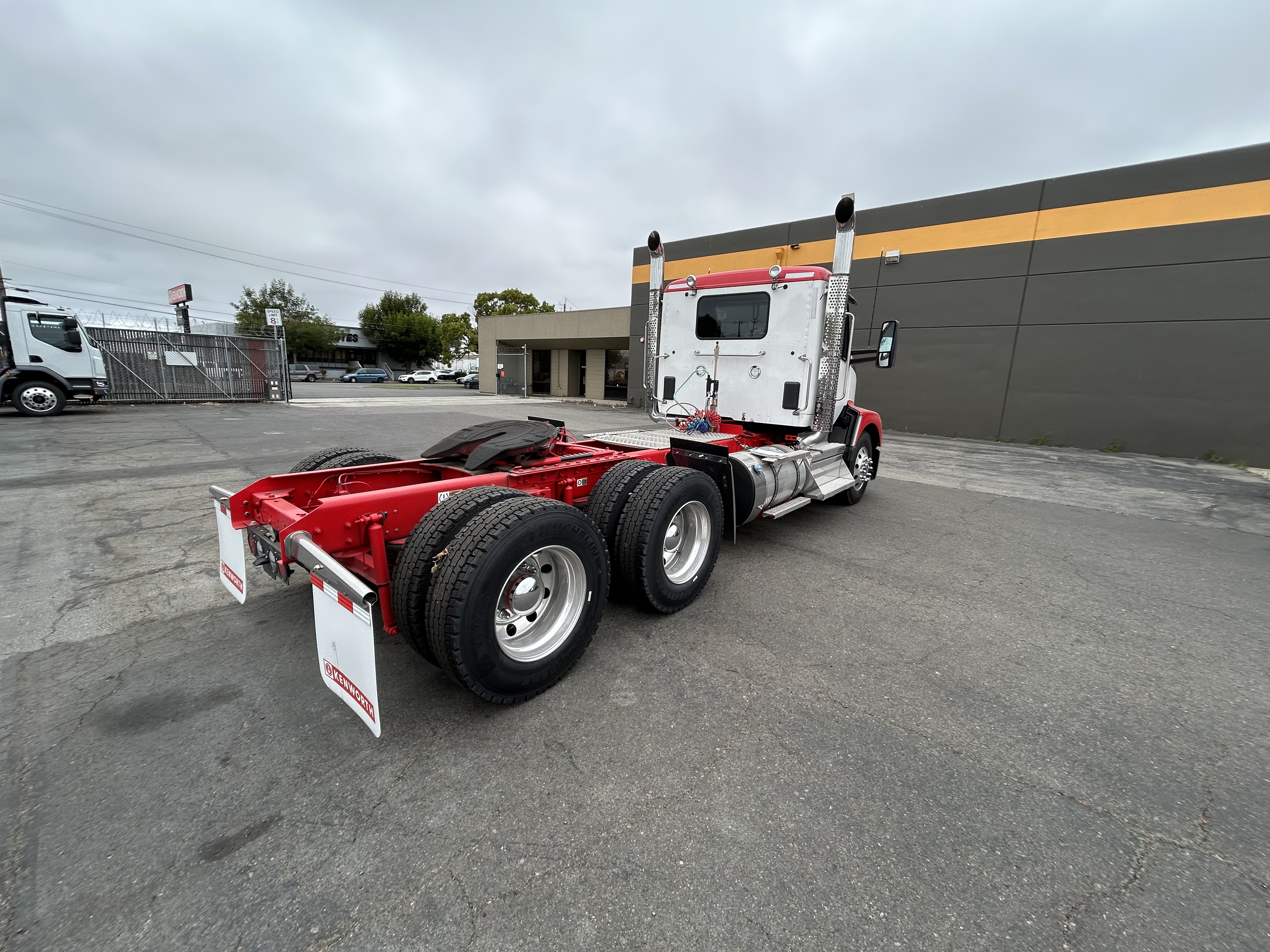 2024 Kenworth T680