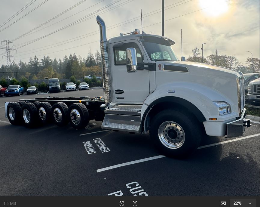 2025 Kenworth T880