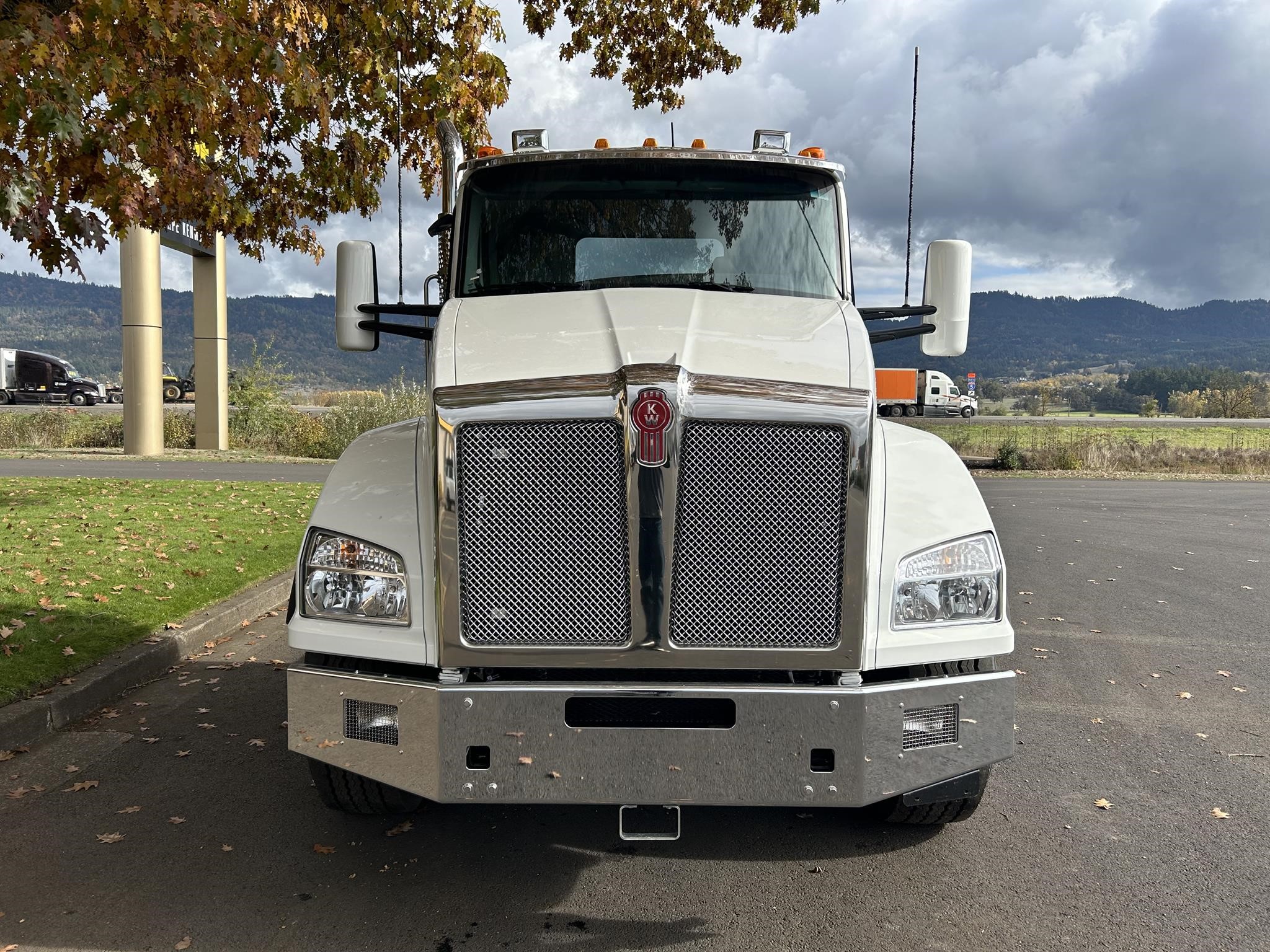 2024 Kenworth T880