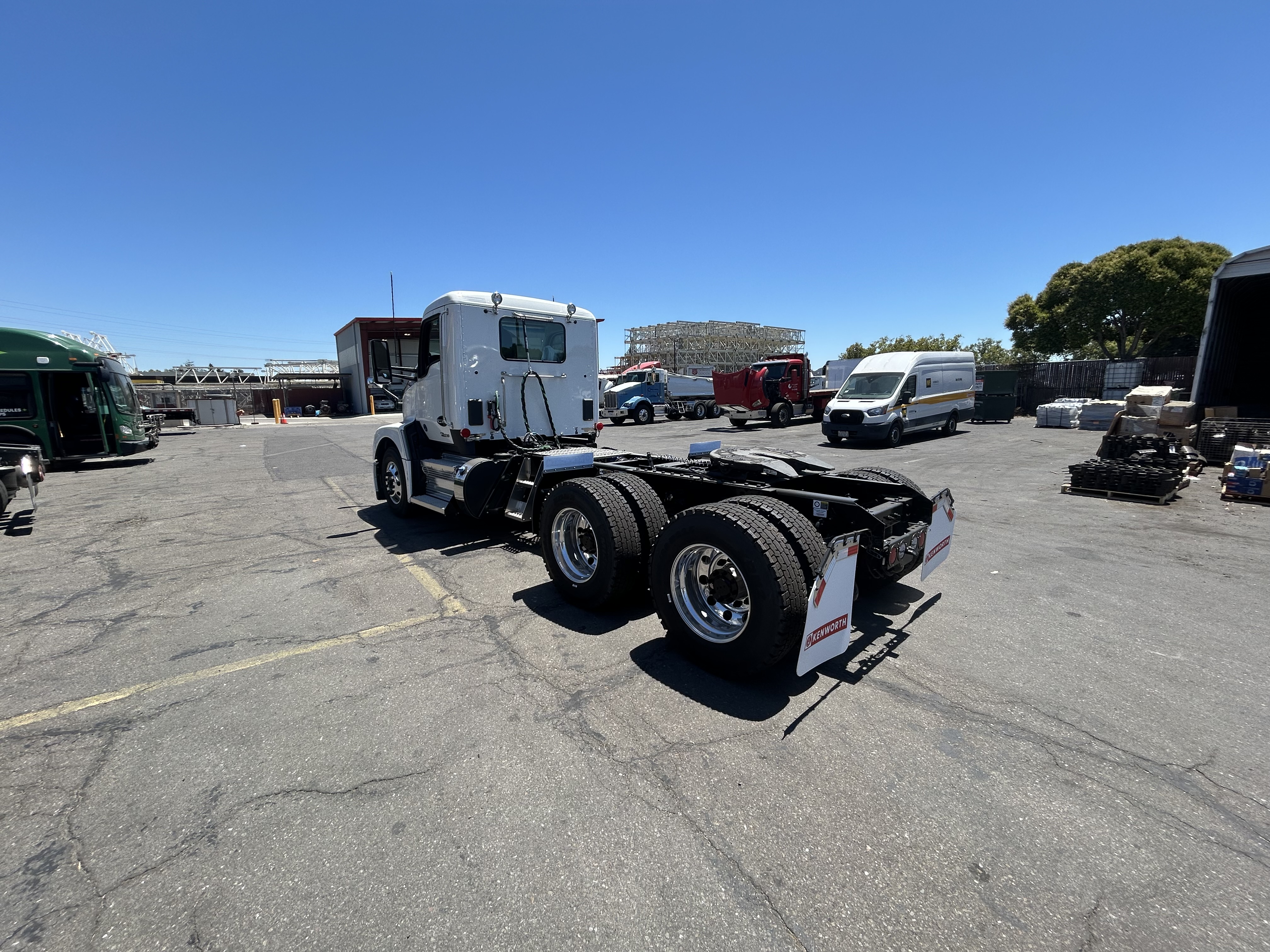 2024 Kenworth T680