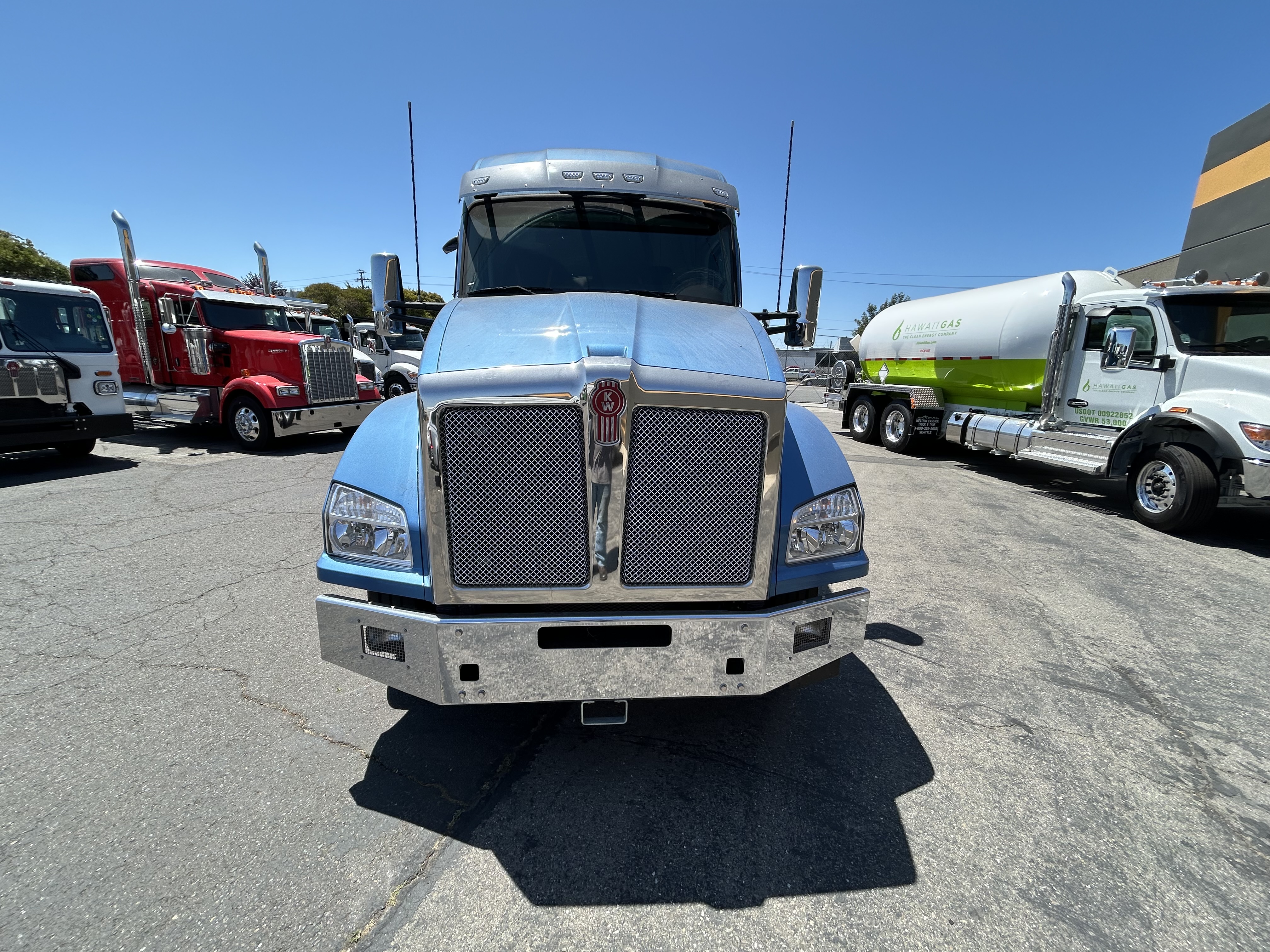 2024 Kenworth T880