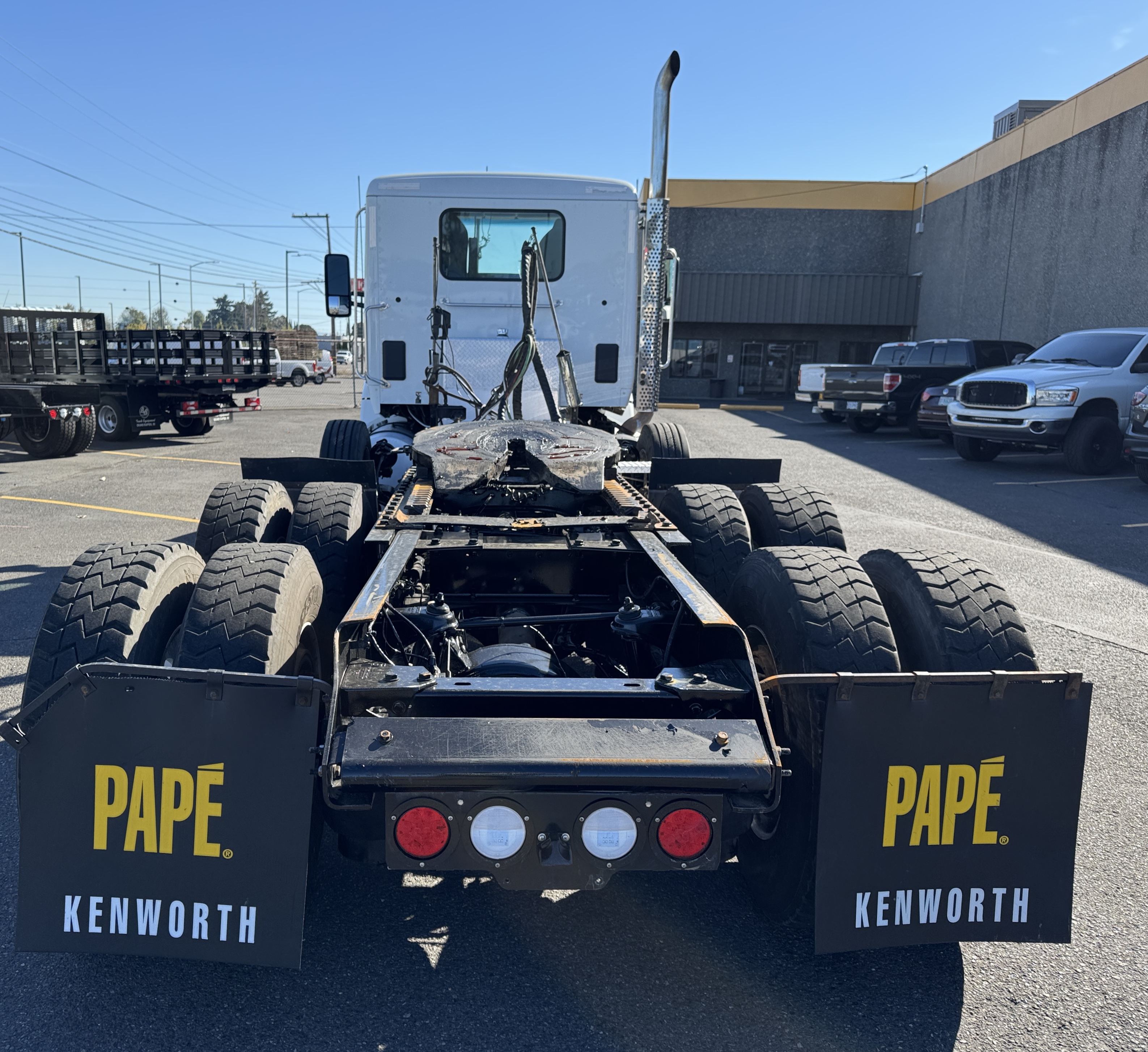 2023 Kenworth T880