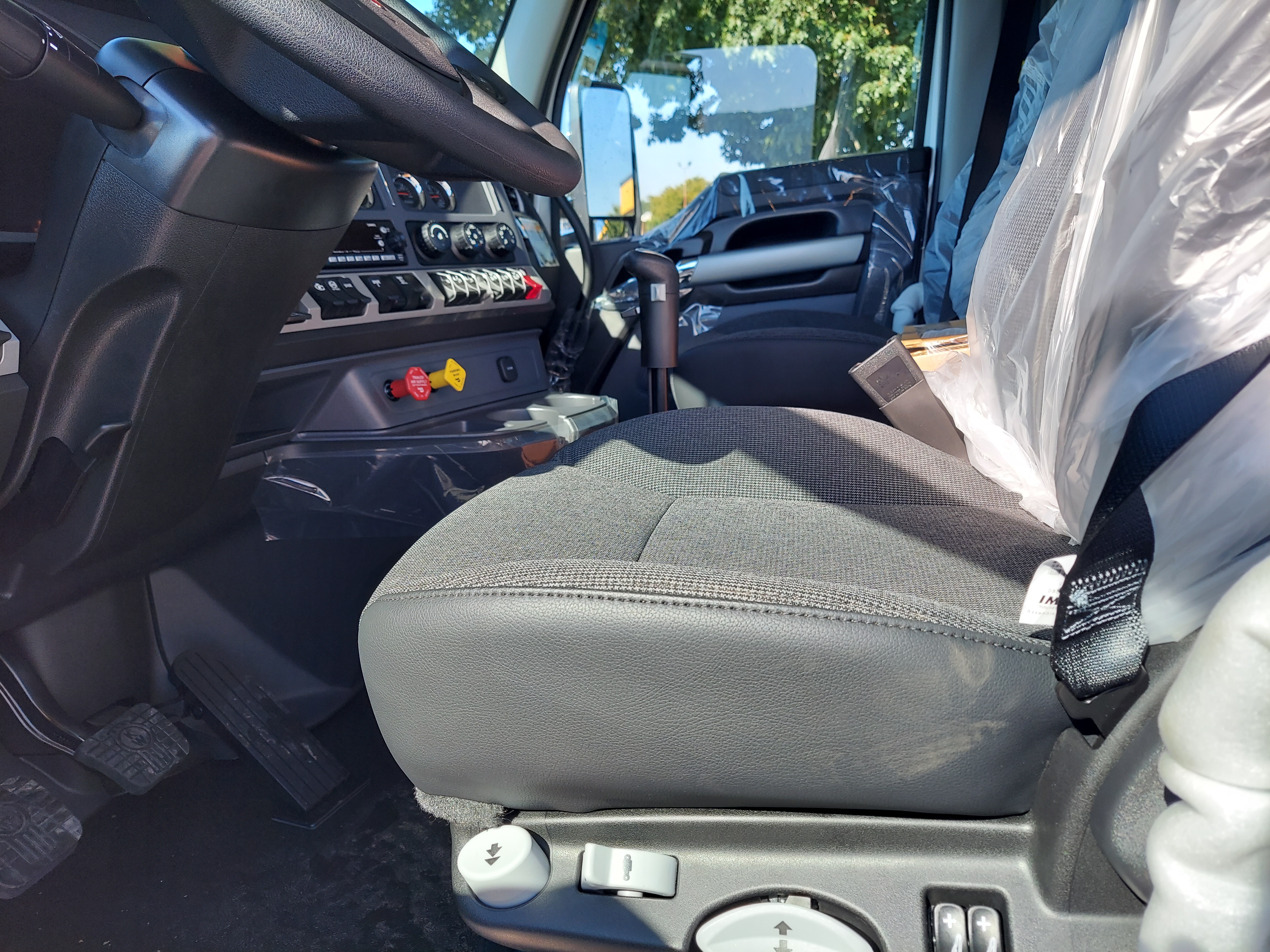 2026 Kenworth T880
