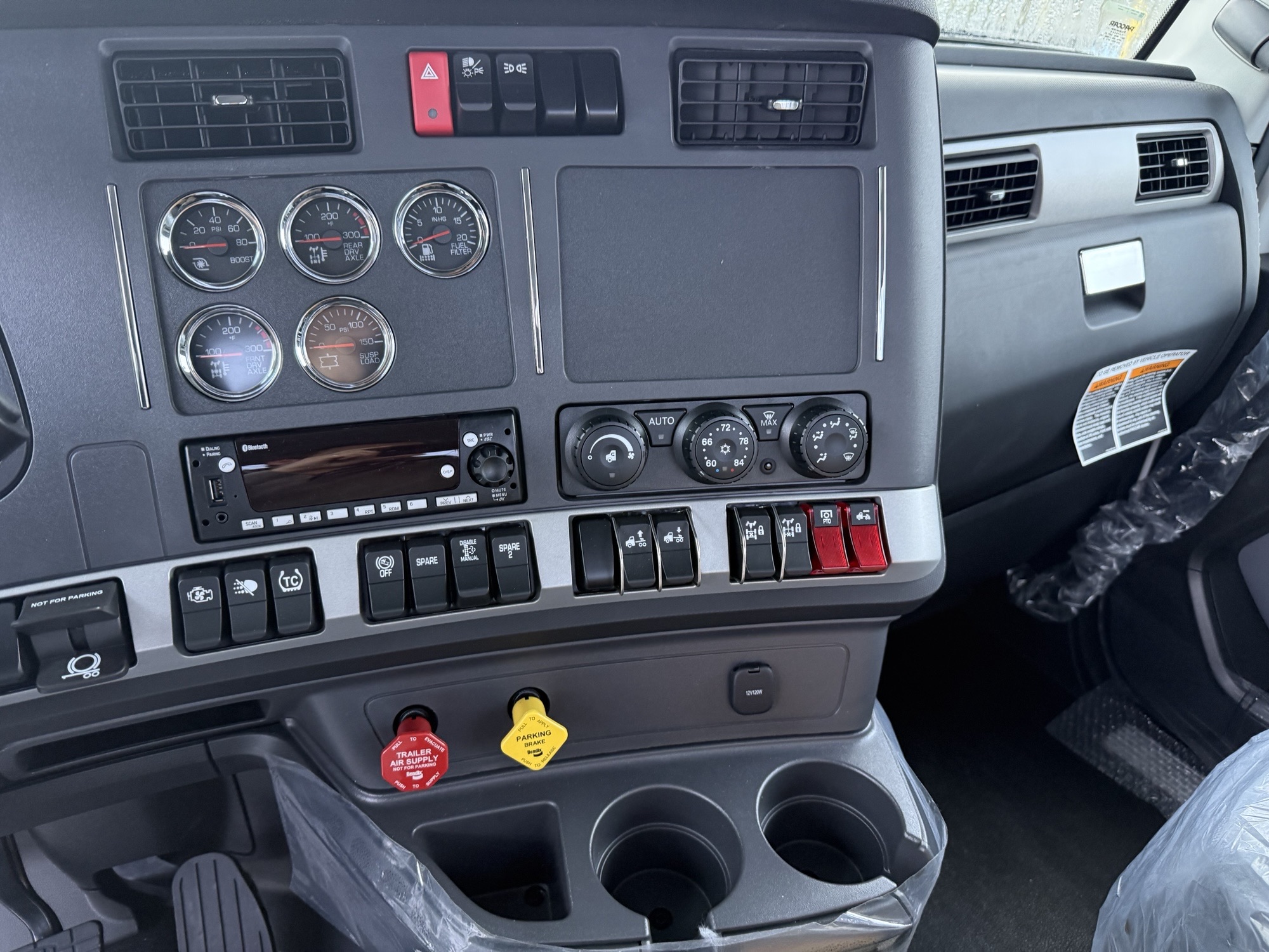 2025 Kenworth T880