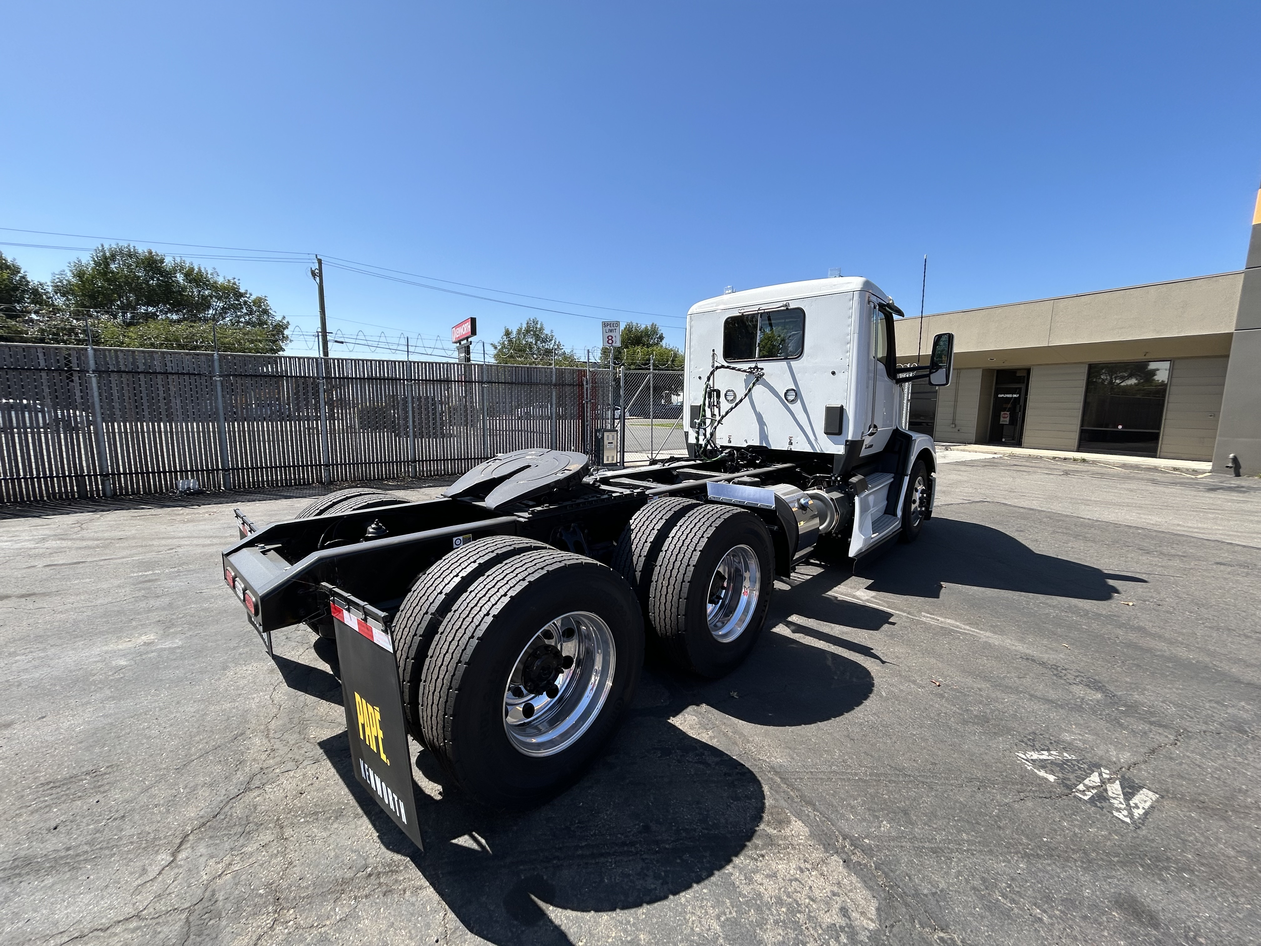 2024 Kenworth T680