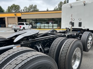 2025 Kenworth T880