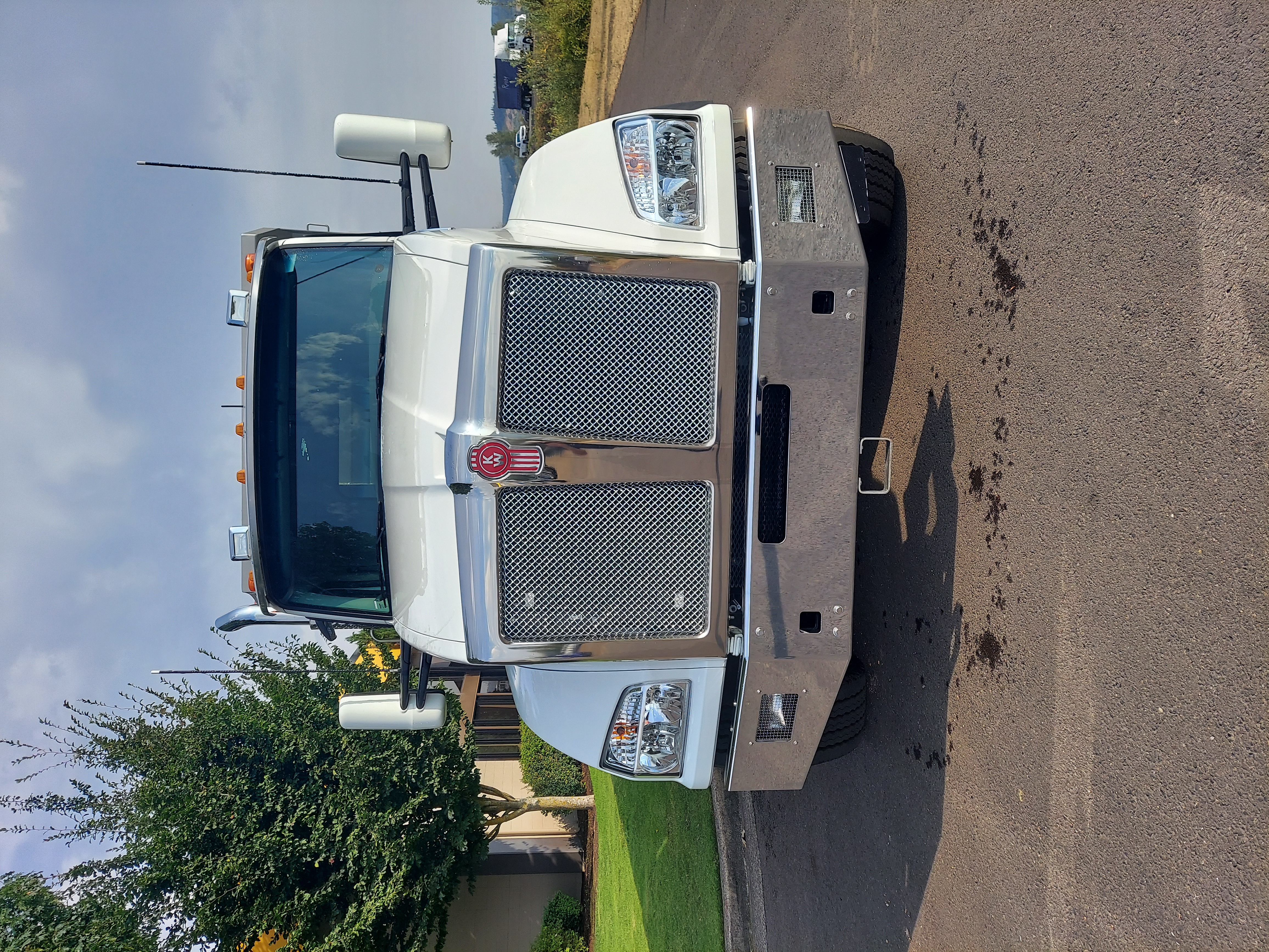 2024 Kenworth T880