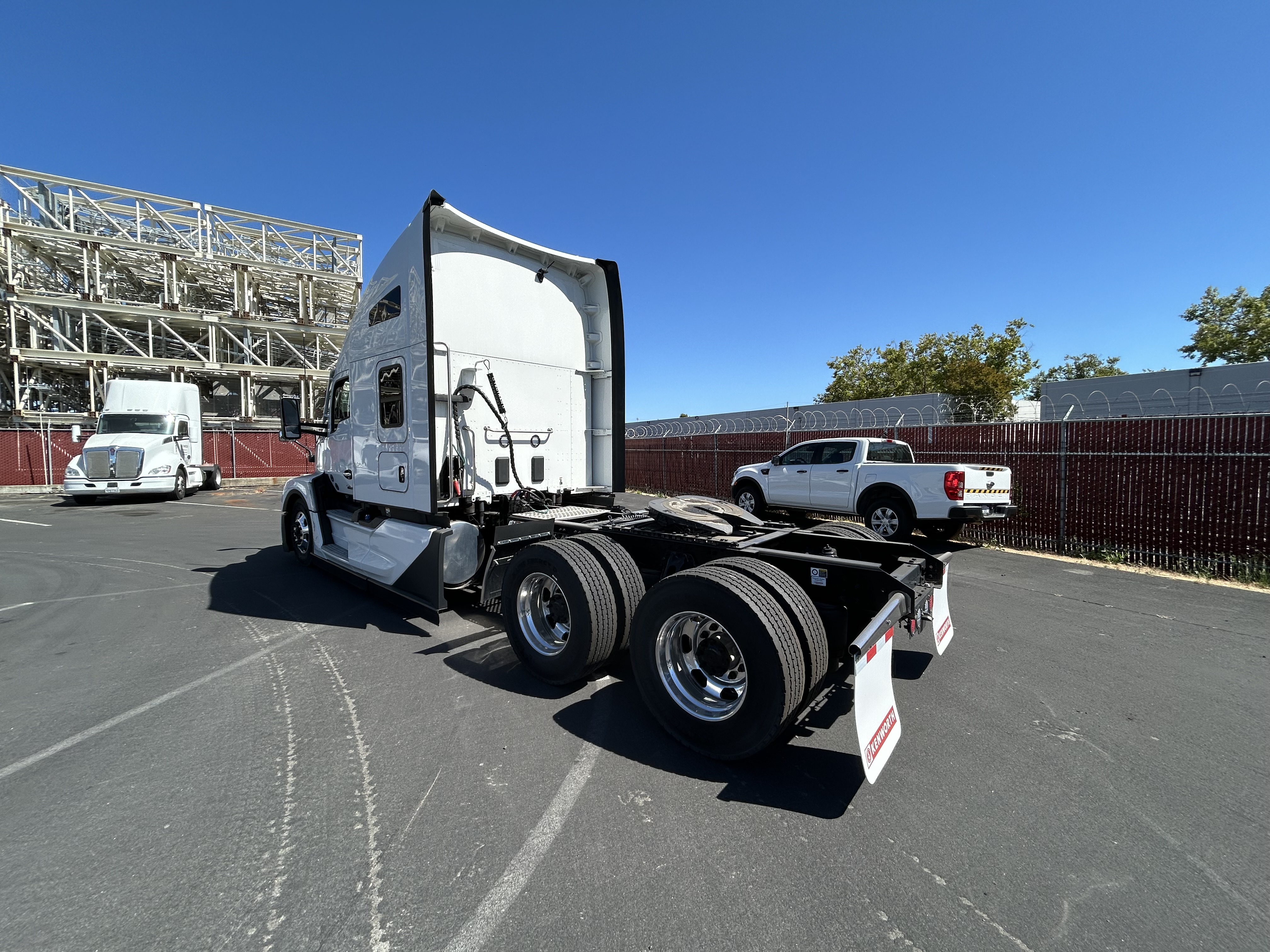 2025 Kenworth T680