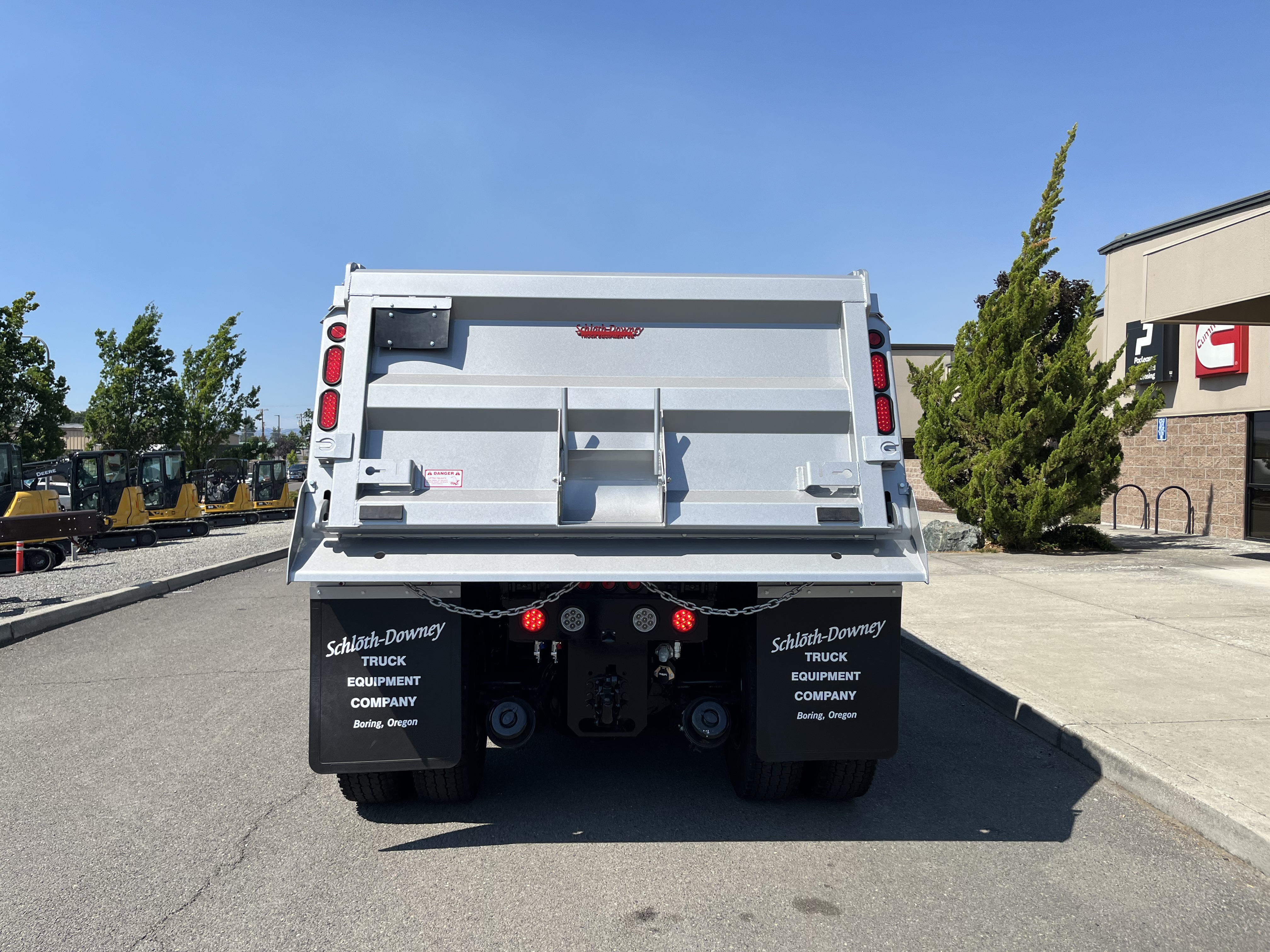 2024 Kenworth T880