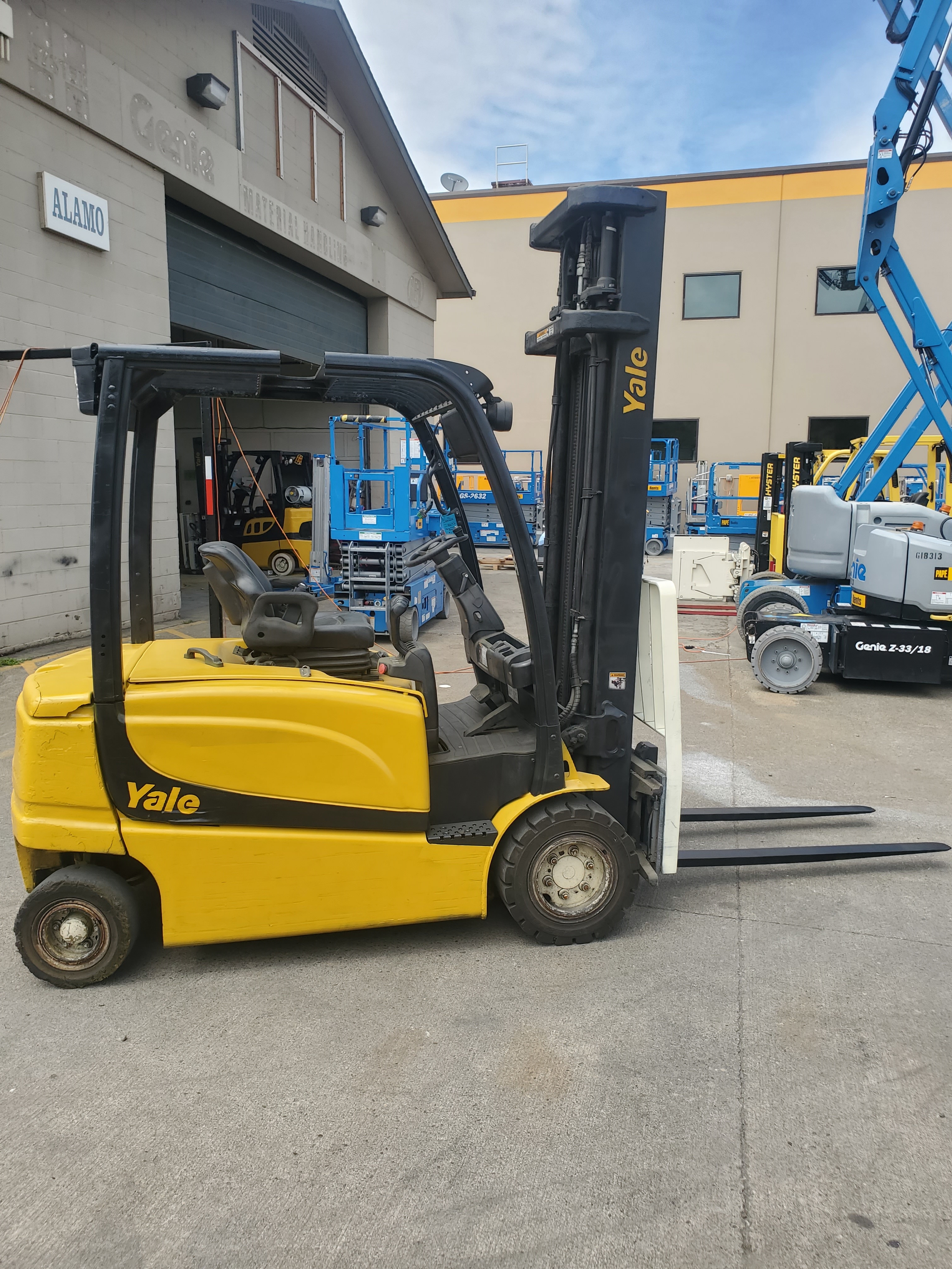 2011 Yale® ERP050