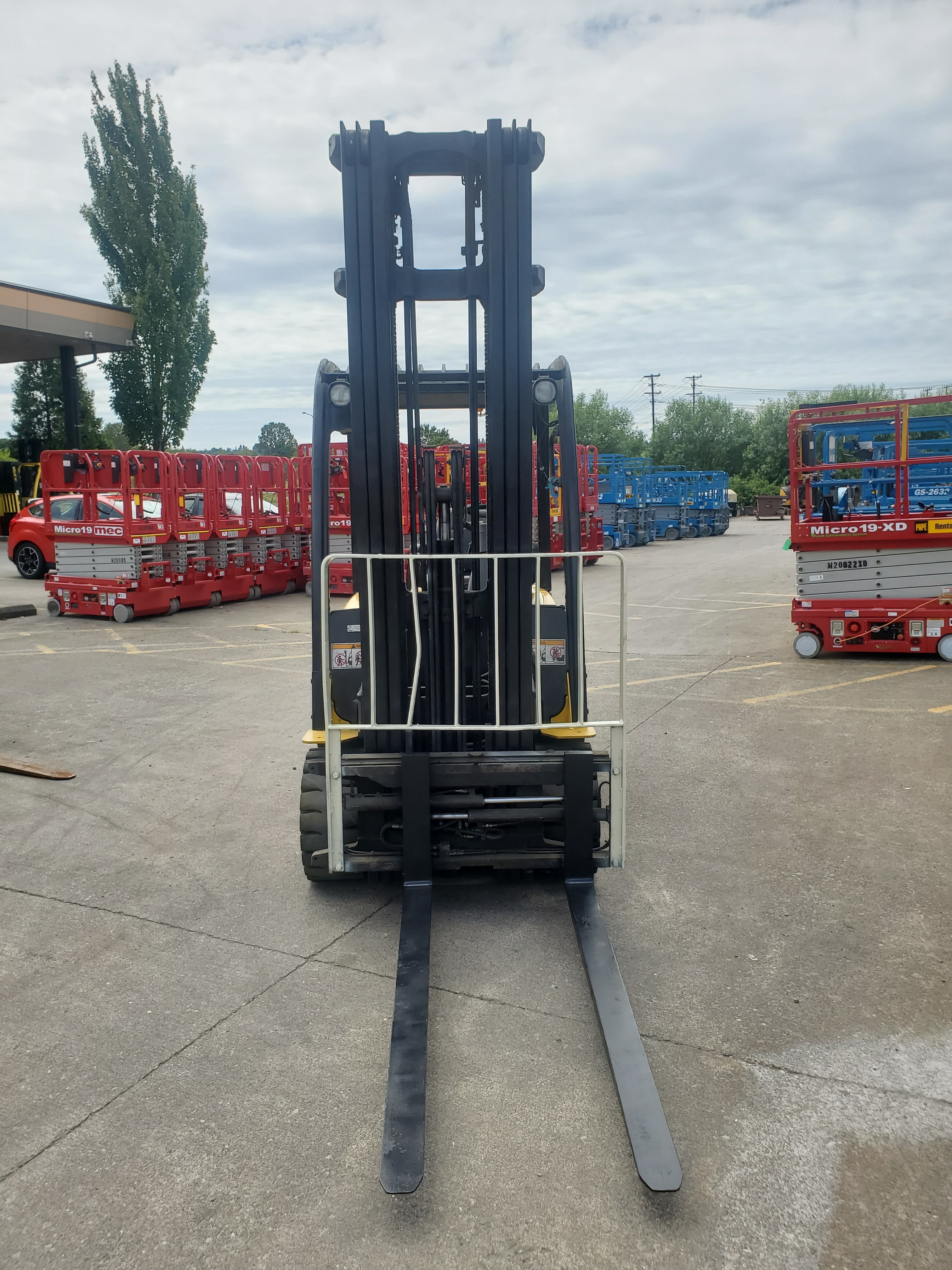 2011 Yale® ERP050