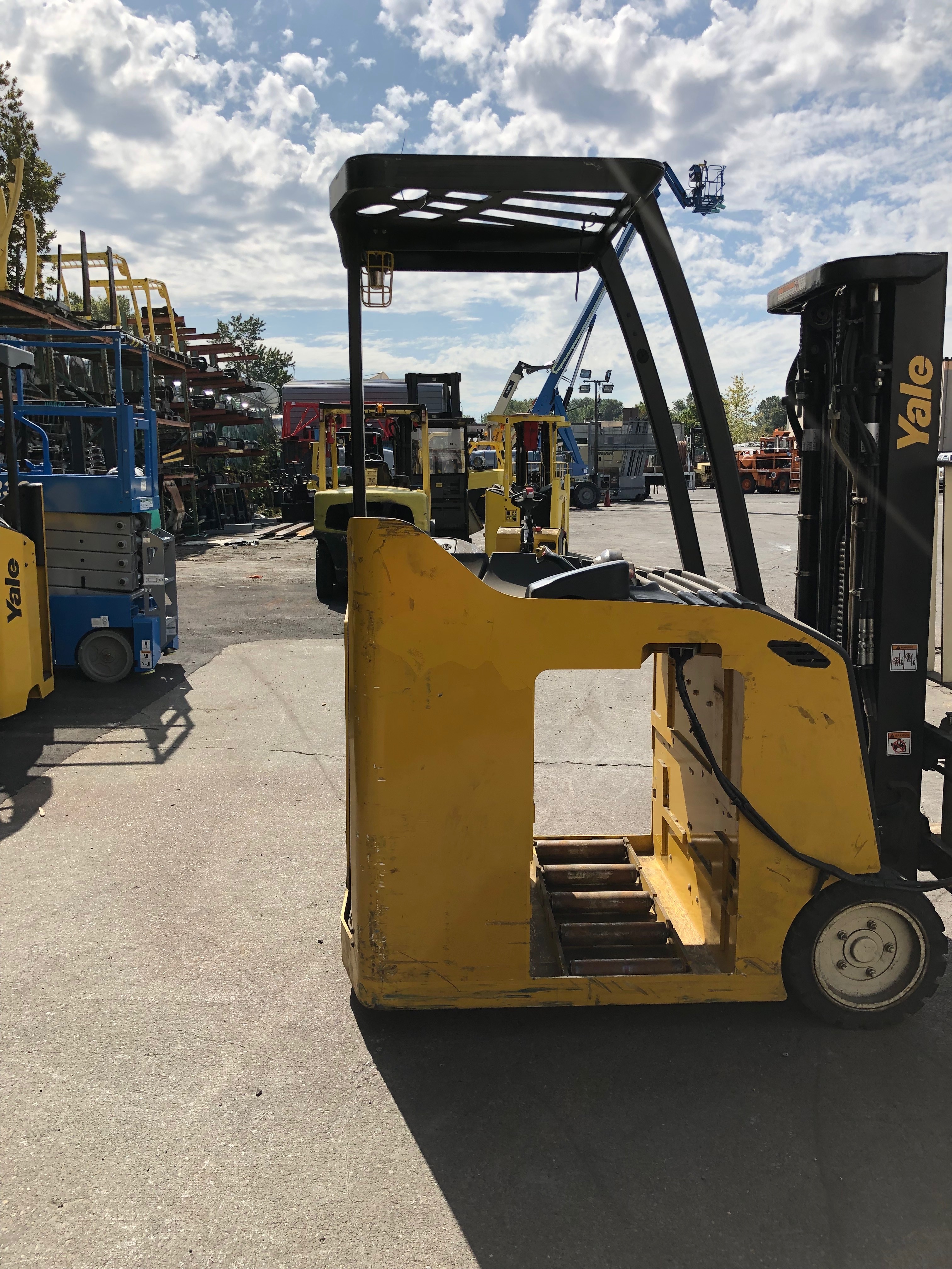 2016 Yale ESC035