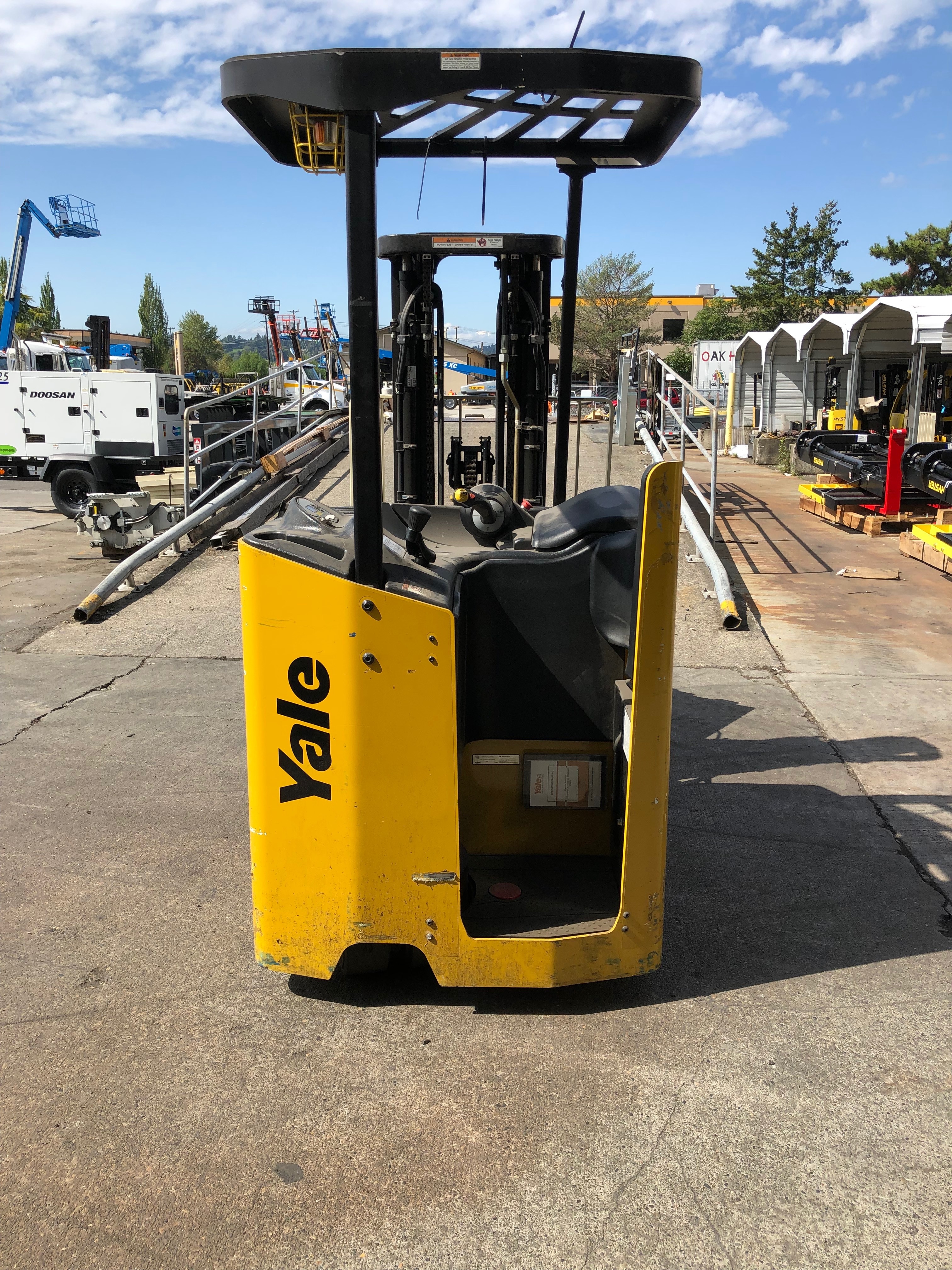 2016 Yale ESC035